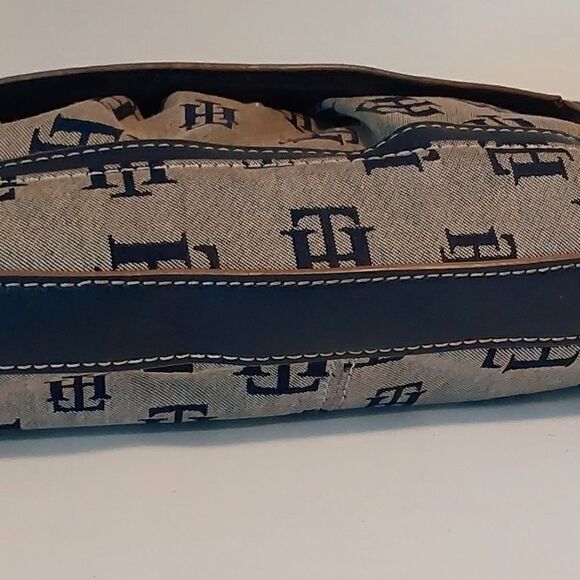 Tommy Hilfiger Bag Gray and Navy - Picture 5 of 8